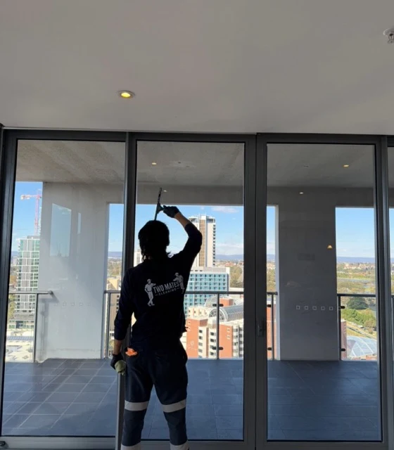 Two Mates Cleaning team performing a vacate clean